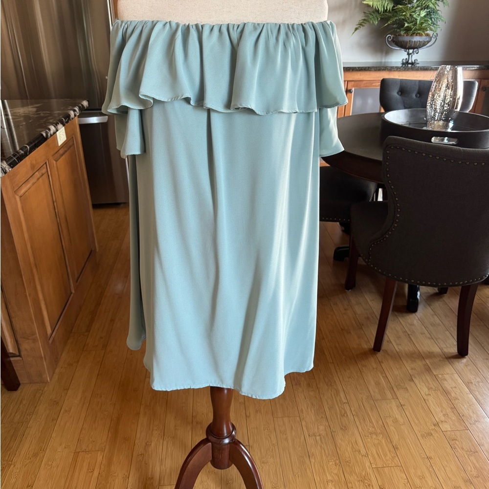 Elegant Off-Shoulder Blue Skirt